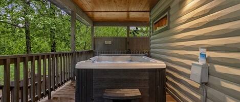 Outdoor spa tub