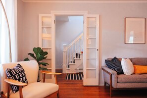 Living area - Downtown Saugerties; Private Backyard with Firepit; Big Kitchen (Saugerties)