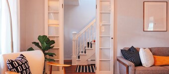 Downtown Saugerties; Private Backyard with Firepit; Big Kitchen