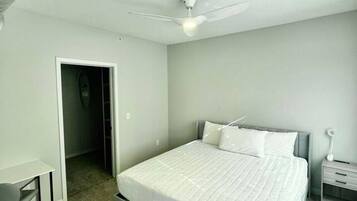 Schreibtisch, Bügeleisen/Bügelbrett, WLAN, Bettwäsche