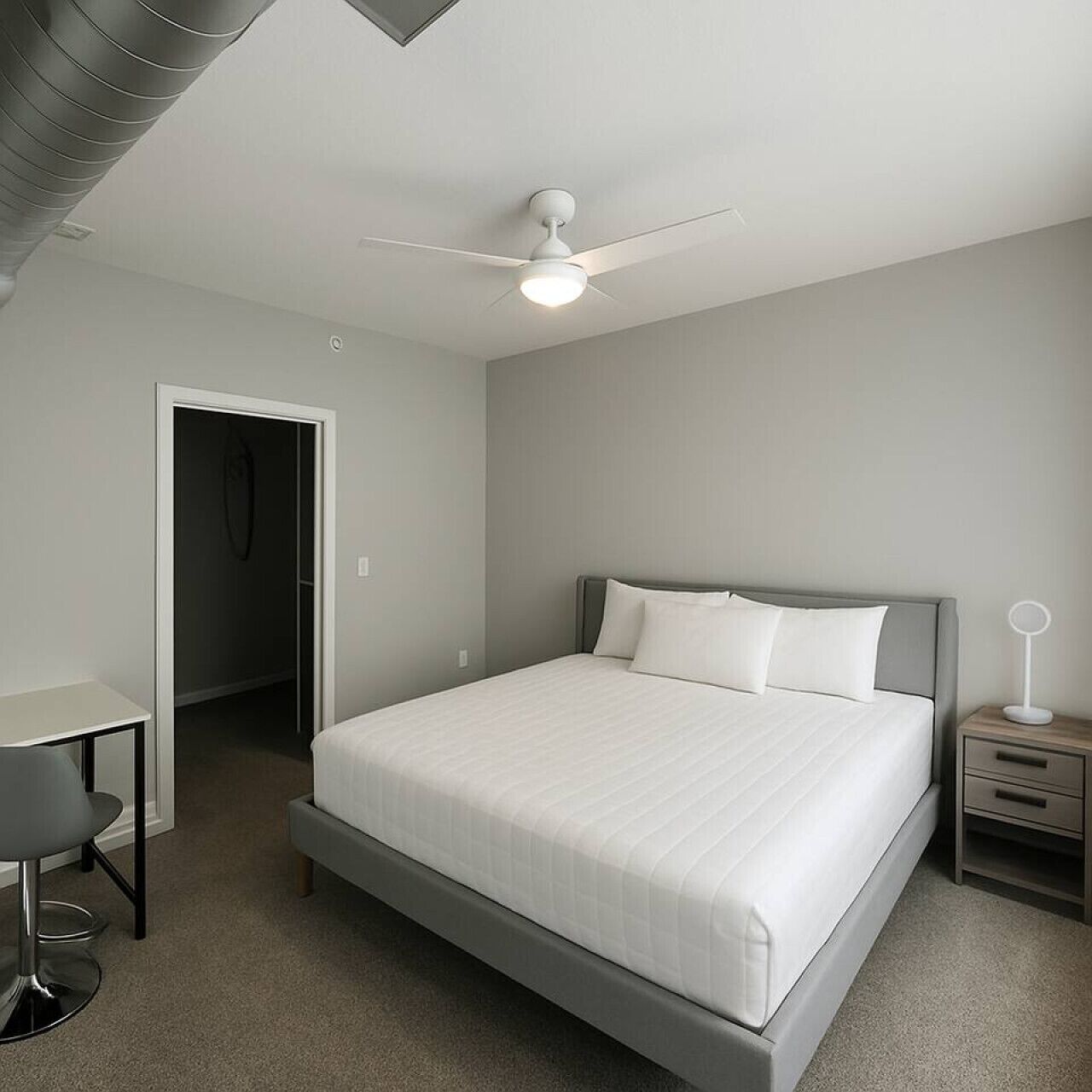 2 bedrooms, desk, iron/ironing board, WiFi