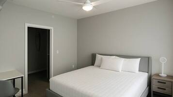 2 bedrooms, desk, iron/ironing board, WiFi
