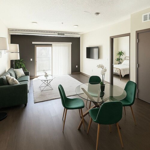 Chic Des Moines 1BR with Amenities & Prime Location