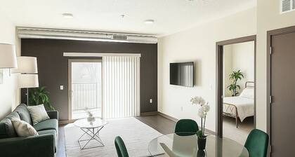 Chic Des Moines 1BR with Amenities & Prime Location