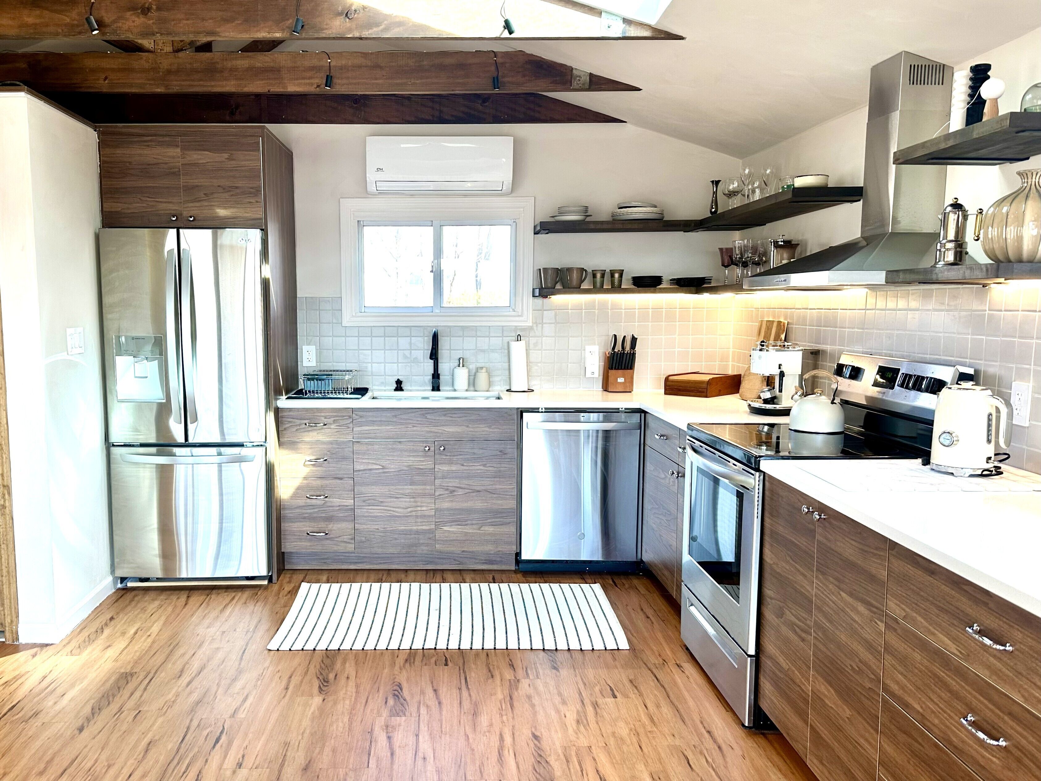 Microwave, oven, stovetop, dishwasher