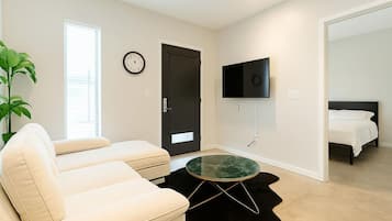 Desk, iron/ironing board, WiFi, bed sheets