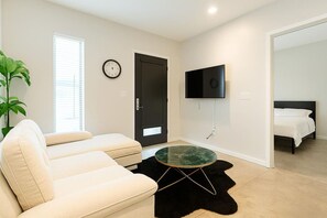 Desk, iron/ironing board, WiFi, bed sheets