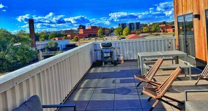 Modern 2BR Apartment Near Des Moines Attractions