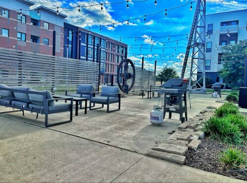 Modern 2BR Apartment Near Des Moines Attractions