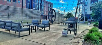 Modern 2BR Apartment Near Des Moines Attractions