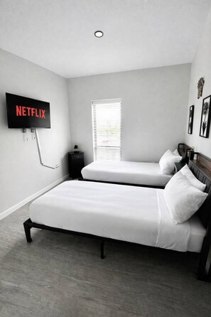1 chambre, bureau, fer et planche à repasser, Wi-Fi