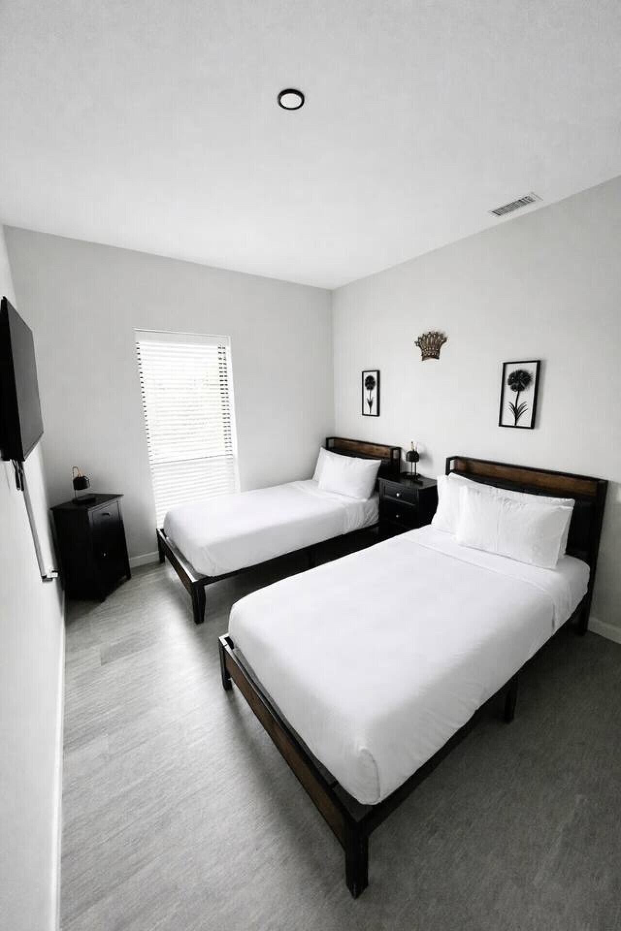 1 bedroom, desk, iron/ironing board, WiFi