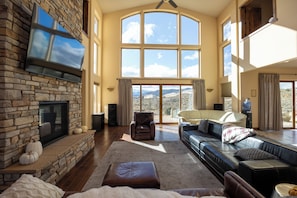 TV connectée, cheminée