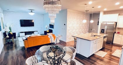 Cozy single-family home + fenced backyard + Office