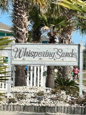 Property grounds - Cozy Coastal Condo in Murrells Inlet! (Garden City)