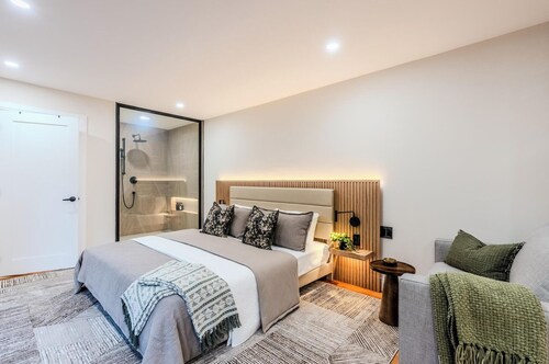 Luna Suite At The Taiga On Animal Sanctuary