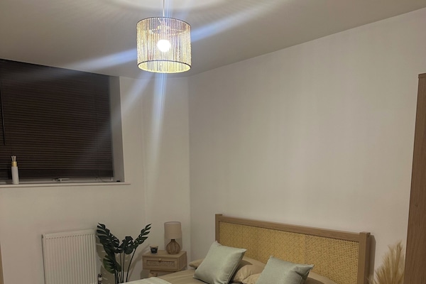 1 habitación, tabla de planchar con plancha, wifi y ropa de cama