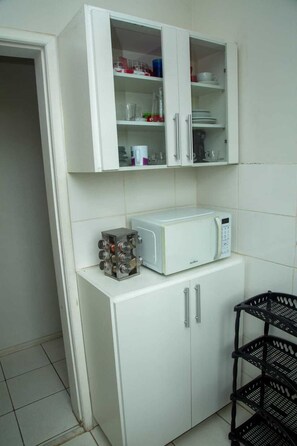 Departamento, balcón, vista al jardín | Microondas