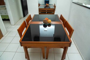 公寓, 陽台, 花園景觀 | 房內用餐區