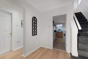 Interior - 5 Bedroom in Newton Drive With Free Street Parking (County Durham)