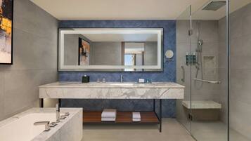 Suite, 1 King Bed, Pool View | Pillowtop beds, free cribs/infant beds, free WiFi, bed sheets