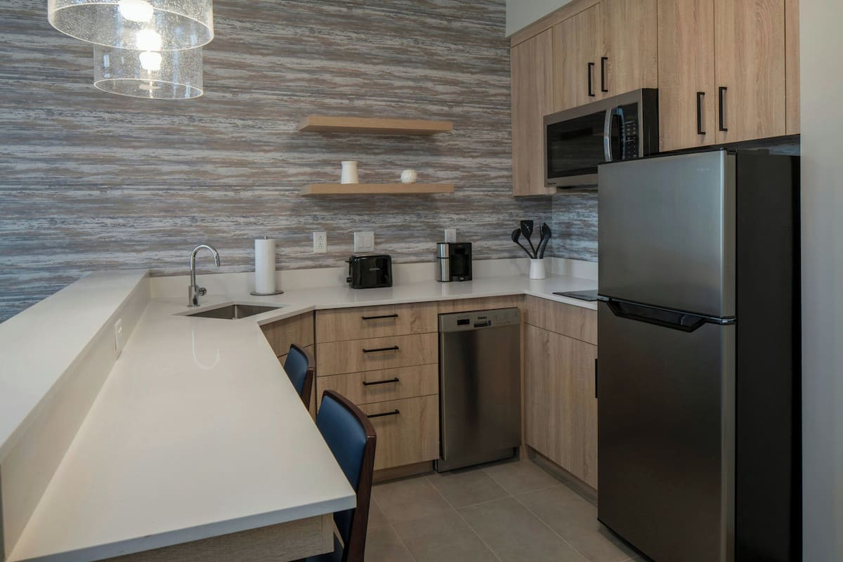 Estúdio standard, 1 cama King e sofá-cama | Cozinha privada