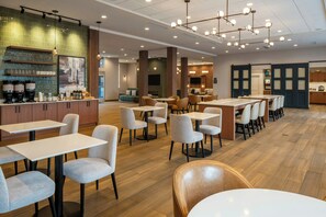 Free daily self-serve breakfast - Residence Inn By Marriott Montgomery Downtown (Montgomery)