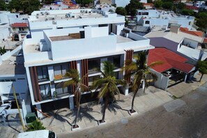 المنشأة من الخارج