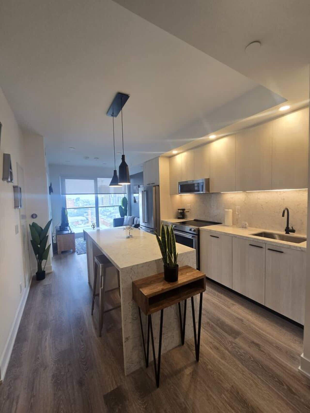 Réfrigérateur, micro-ondes, four, lave-vaisselle