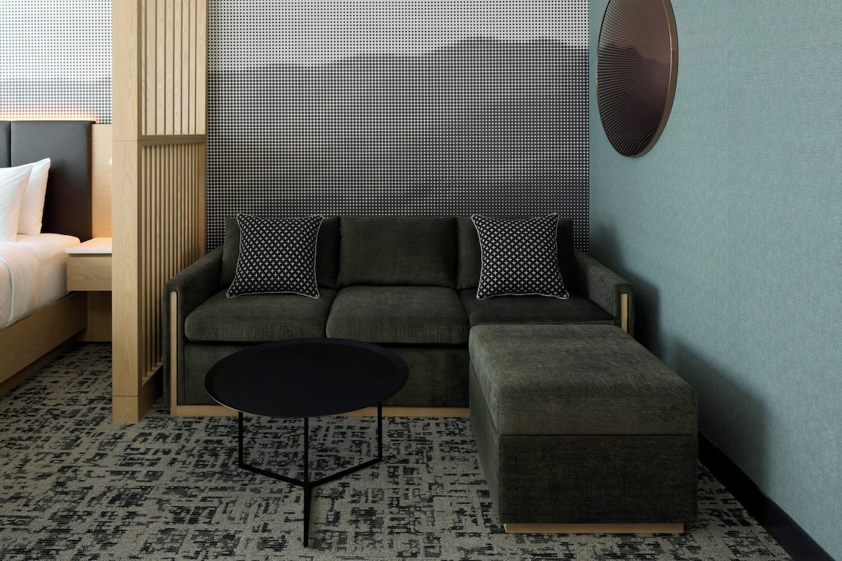Studio, 1 King Bed with Sofa bed | Lounge