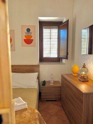 Iron/ironing board, WiFi, bed sheets - Charming apartment with terrace in the heart of the Sicilian capital (Palermo)