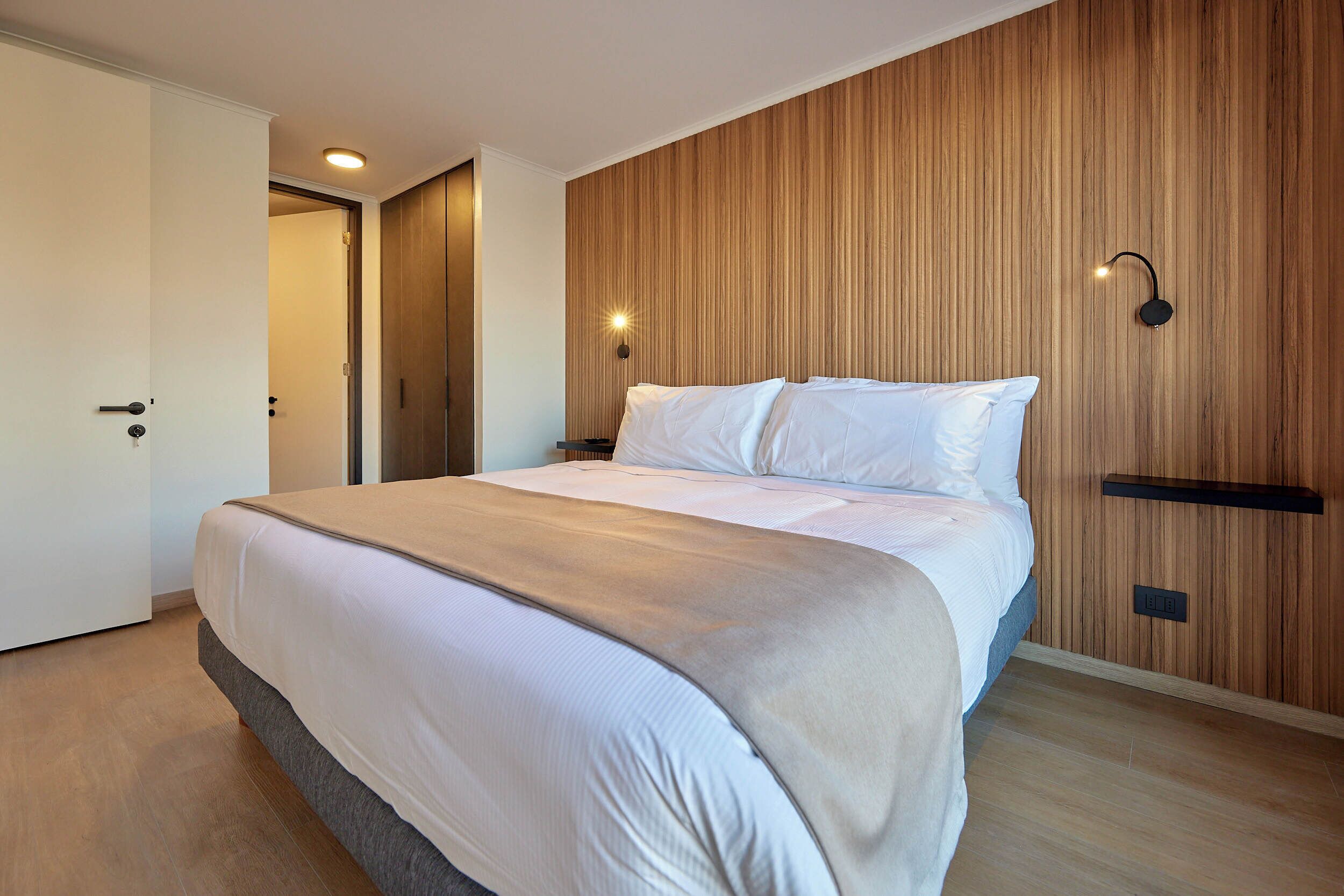 Deluxe Suite, 2 Bedrooms, Non Smoking, Terrace | Iron/ironing board, free WiFi