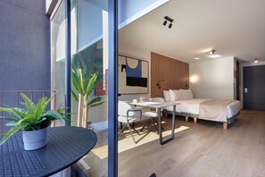 Standard Studio, Non Smoking, Terrace | Iron/ironing board, free WiFi - Dazzler Residences by Wyndham Santiago Las Condes (Santiago)