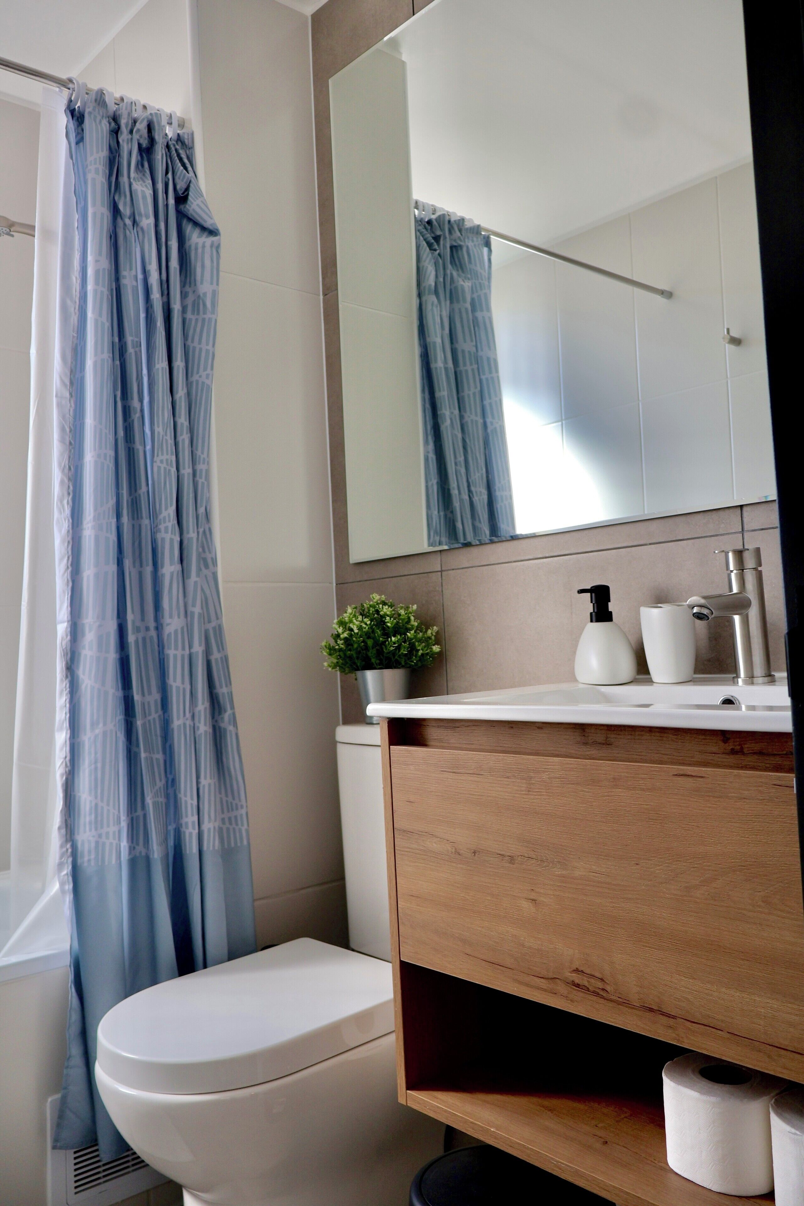 Apartment, 2 Bedrooms | Bathroom | Hair dryer, towels, soap