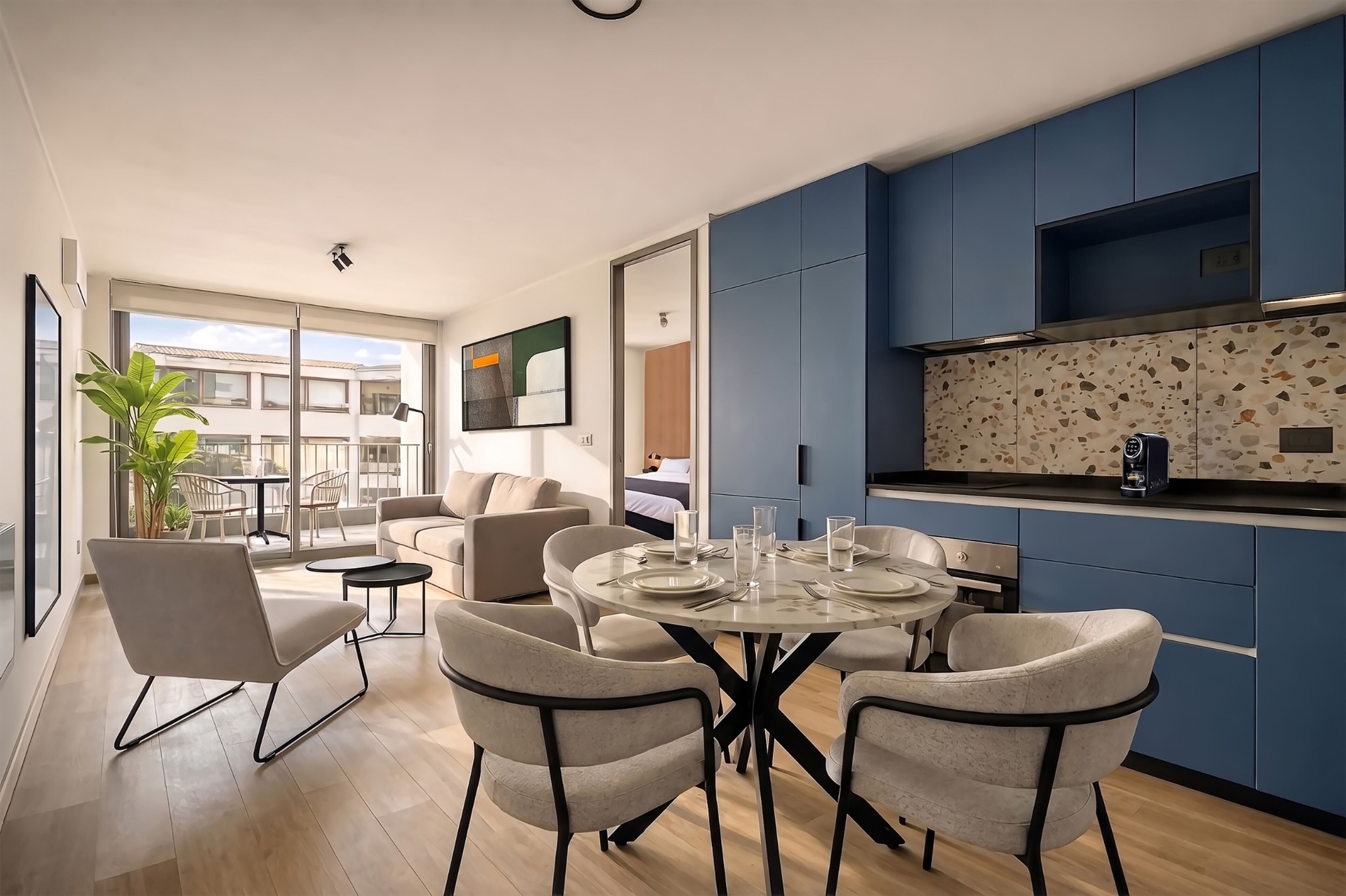 Deluxe Suite, 2 Bedrooms, Non Smoking, Terrace | Living area