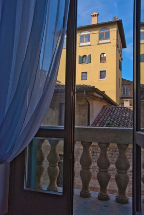 Interior - Pied à Terre La Suite. A magnificent residence in a noble and historic palace. (Verona)