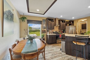 Microwave, oven, stovetop, dishwasher - Yellowstone Get-Away w/ Hot Tub & Grand Teton View (Tetonia)