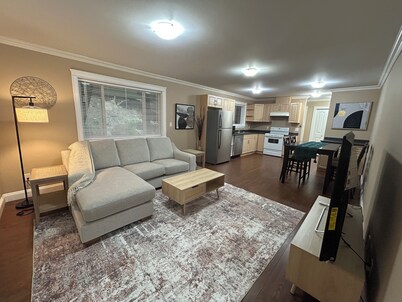 Kesh’s 2 Bedroom suite in Bear Mountain Area