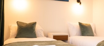 Luxe Eco Retreat: Your Stylish Newcastle Sanctuary