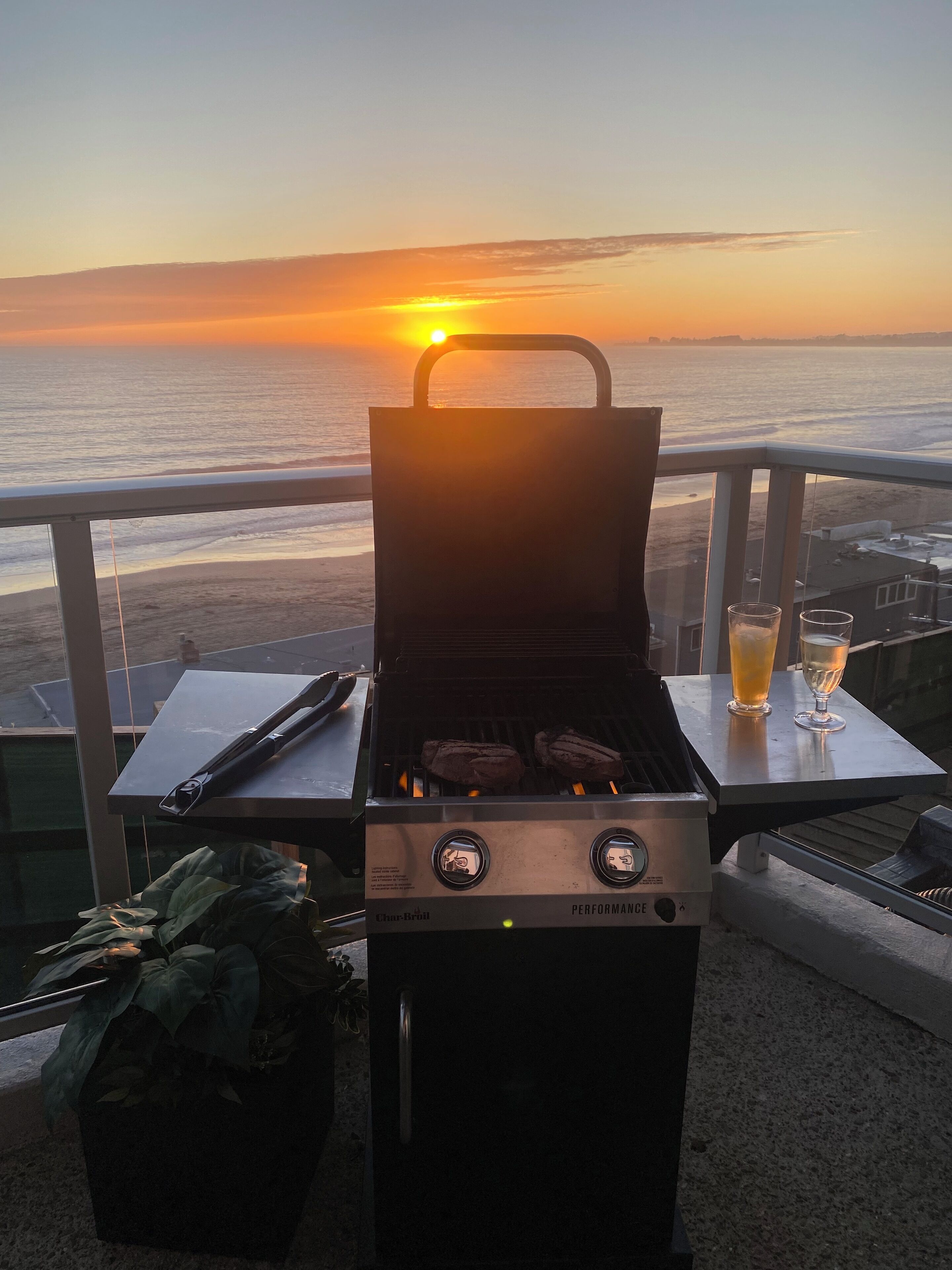 BBQ on the deck while watching the sunset and enjoying your fav cocktail.