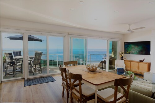Luxury Condo for Couples with 180 degree views of Monterey Bay