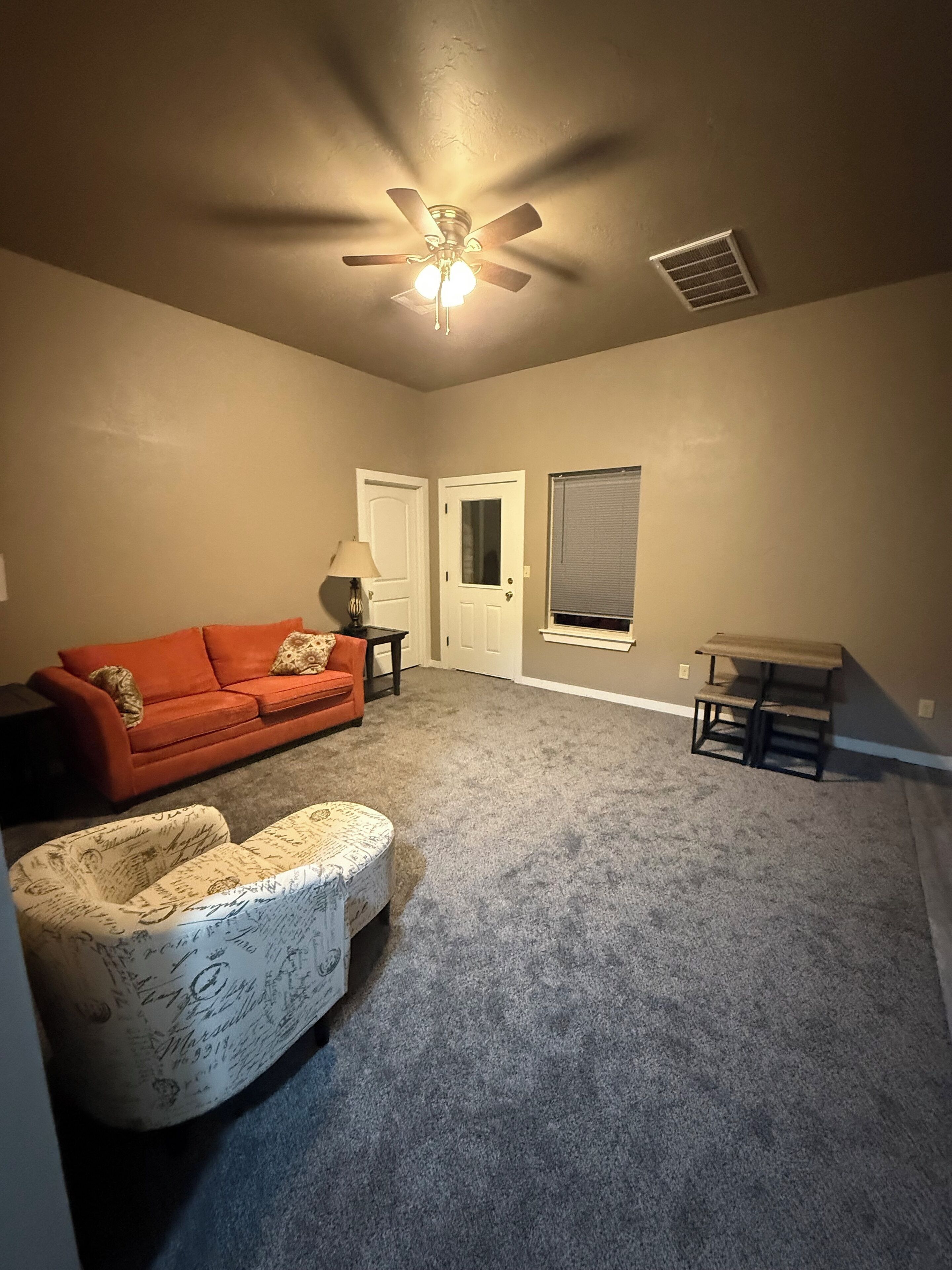 3-bedroom 2-bathrooms House In Peaceful Chickasha / Downtown Area - Lake Louis Burtschi, OK