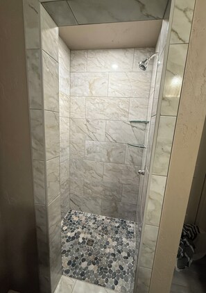 Toallas y papel de baño