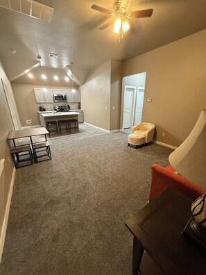 Interior - 3-bedroom 2-bathrooms house in peaceful Chickasha / Downtown area (Chickasha)