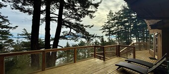 Peaceful Forest Retreat w/ Water Views & Stove