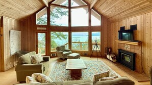 Smart TV, fireplace, books - Peaceful Forest Retreat w/ Water Views & Stove (San Juan County)