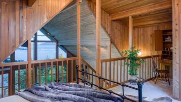 3 bedrooms, iron/ironing board, travel cot, free WiFi