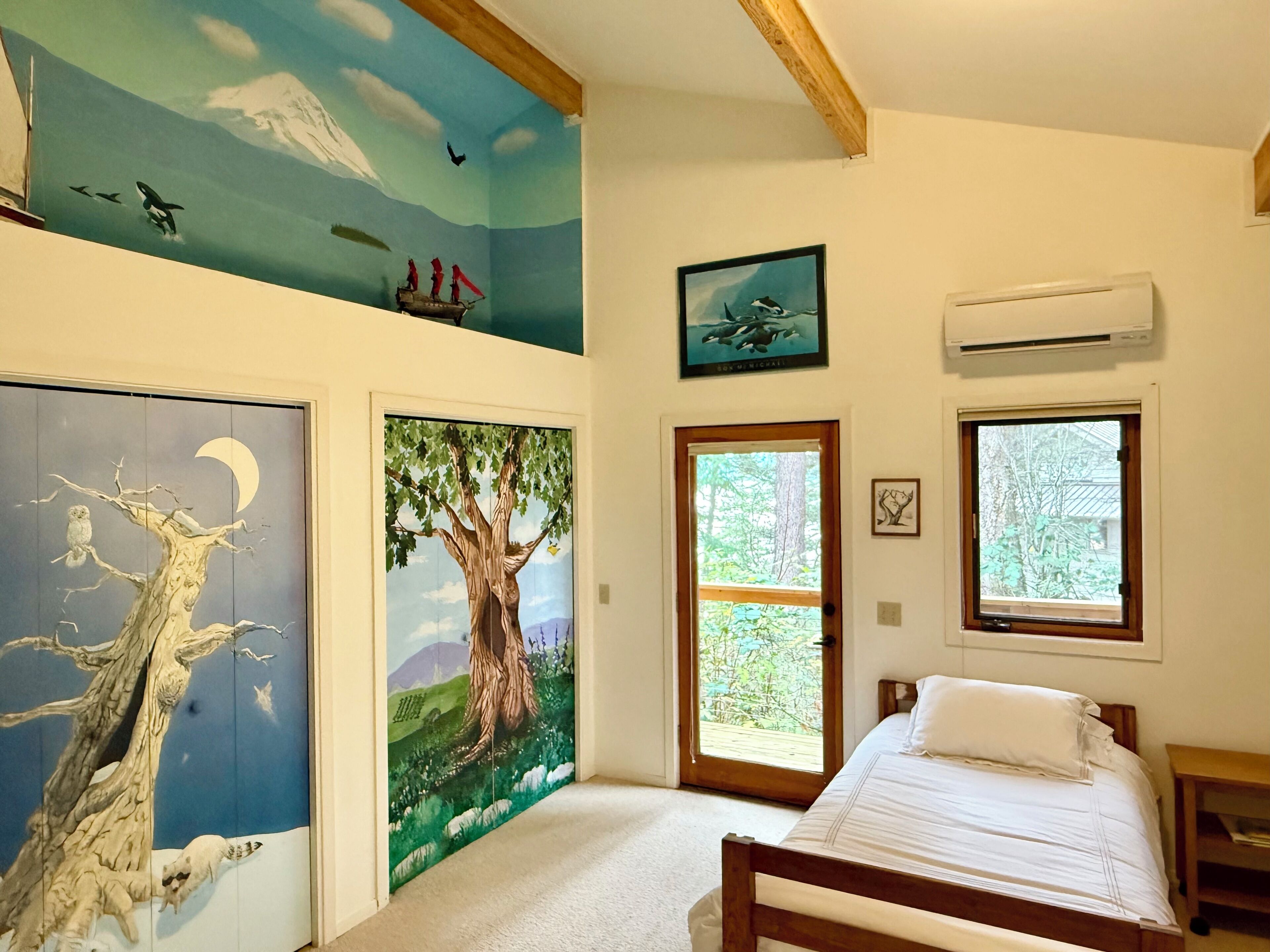 3 bedrooms, iron/ironing board, travel cot, free WiFi