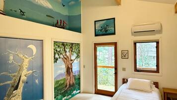 3 bedrooms, iron/ironing board, travel cot, free WiFi