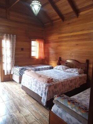 خزنة داخل الغرفة وواي فاي مجانًا وتسهيلات لدخول الكراسي المتحركة